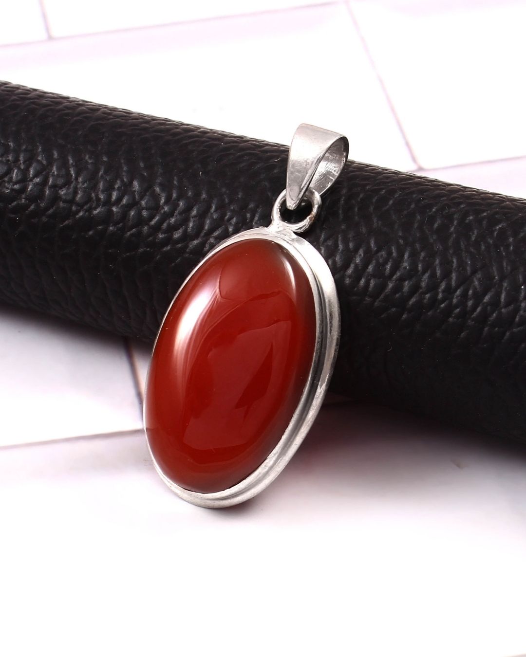Classic Oval Pendant in Red Onyx