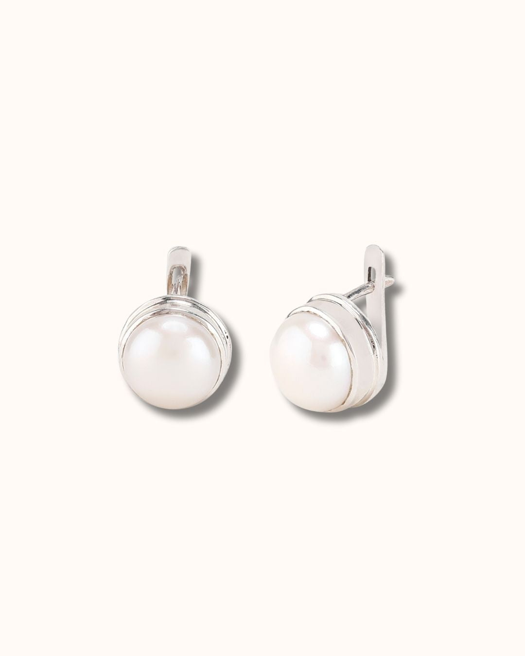 Classic Round in White Pearl Earrings