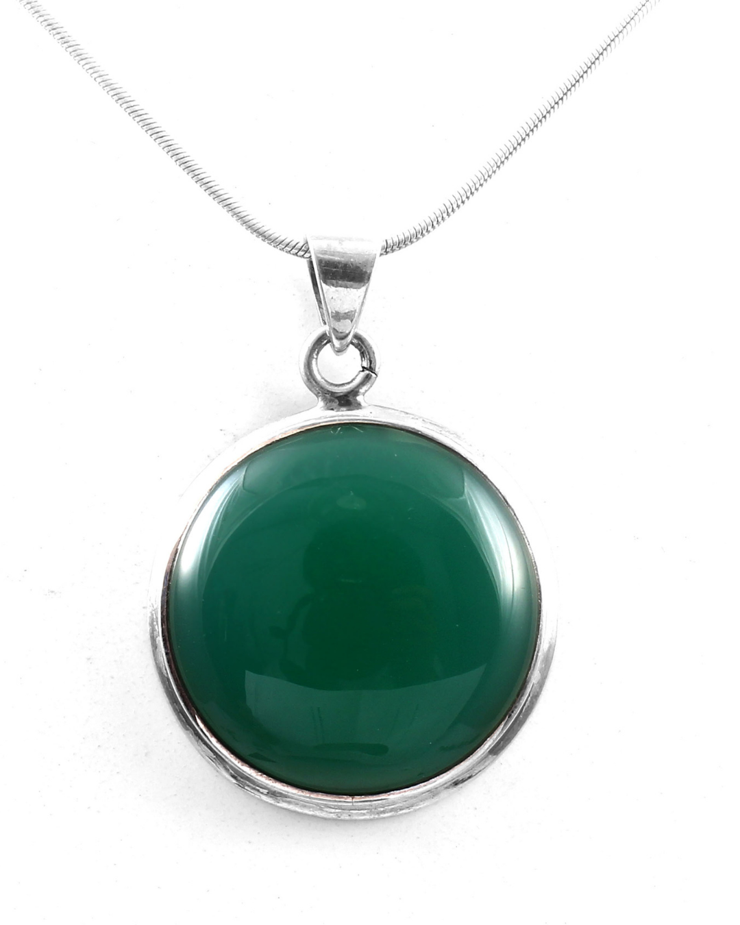 Classic Round Pendant in Green Onyx