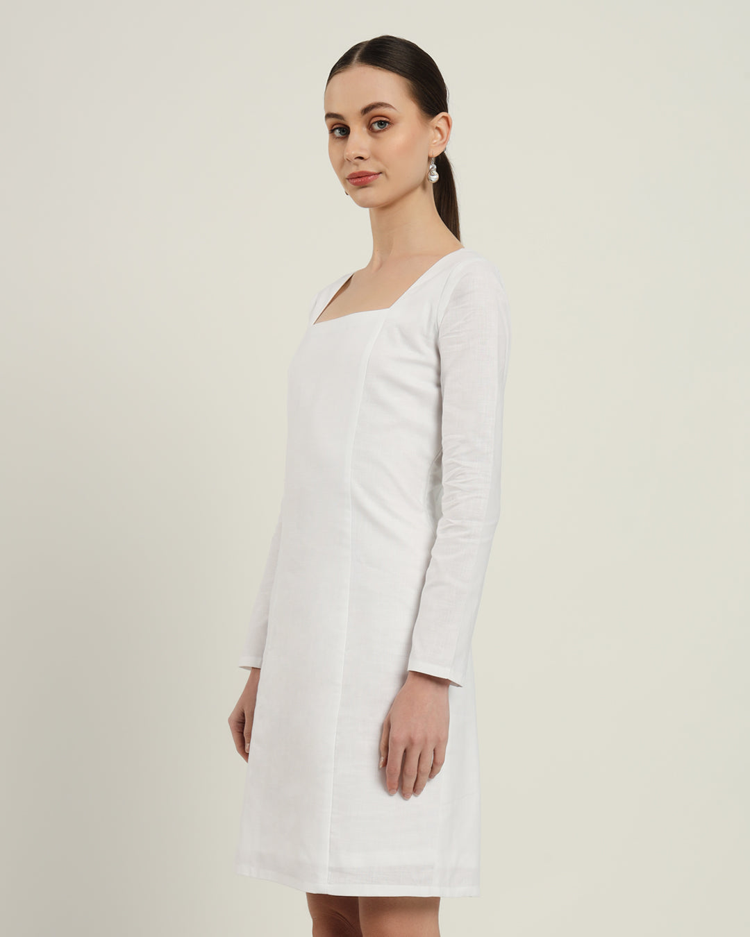 The Auburn Daisy White Linen Dress